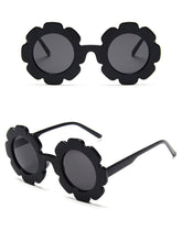 Load image into Gallery viewer, Kids flower sunglasses- Black