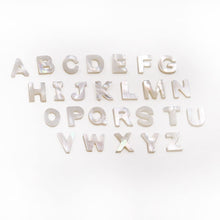 Load image into Gallery viewer, CUSTOM NAME NECKLACE- Mixed beads x Mother of pearl