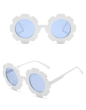 Load image into Gallery viewer, Kids flower sunglasses- white